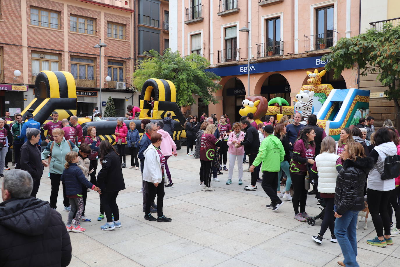 Las imágenes de la marcha contra el cáncer en Alfaro