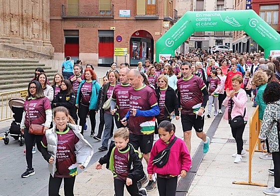 Las imágenes de la marcha contra el cáncer en Alfaro