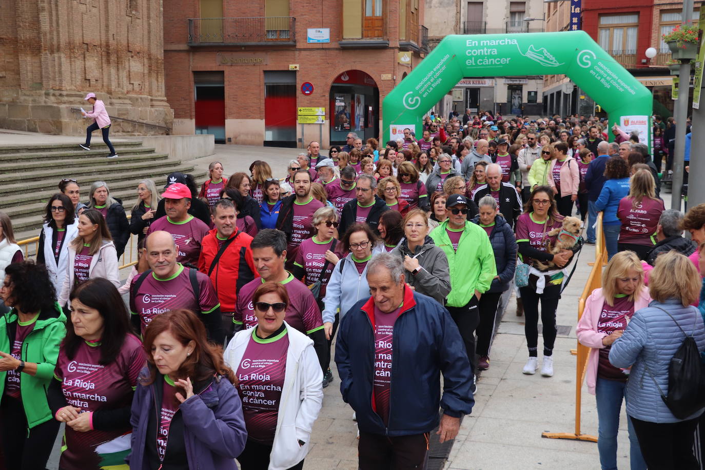 Las imágenes de la marcha contra el cáncer en Alfaro