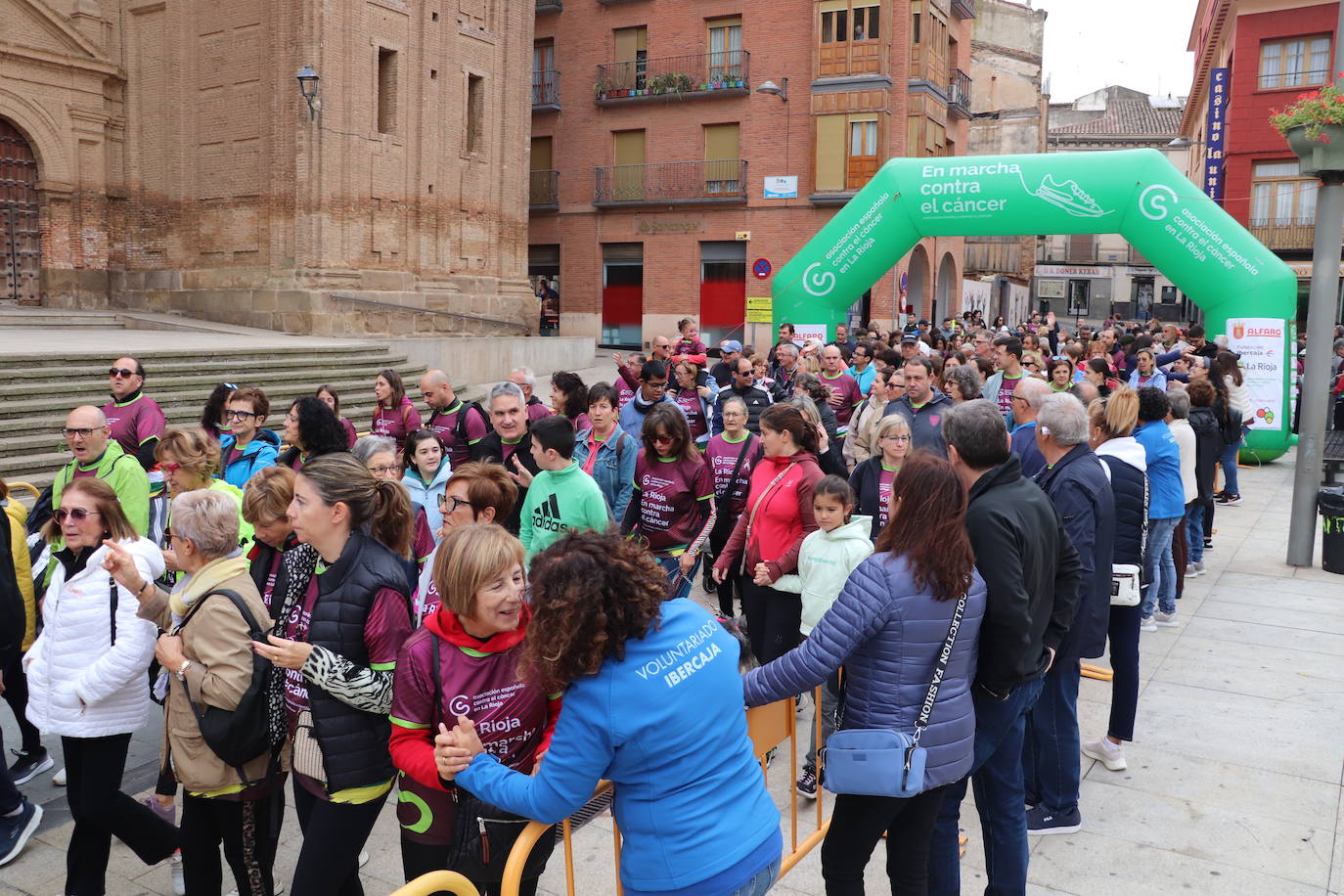 Las imágenes de la marcha contra el cáncer en Alfaro