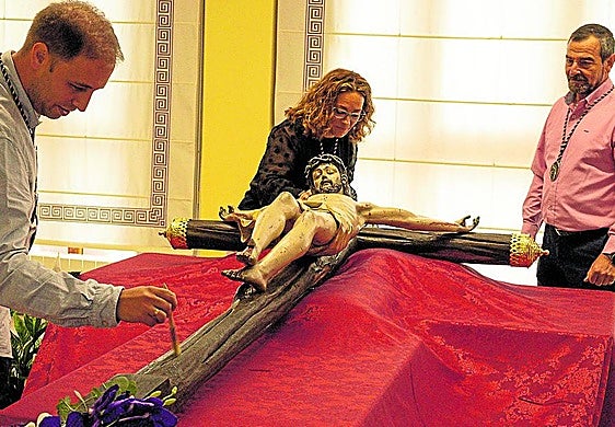 Presentación de la nueva cruz.