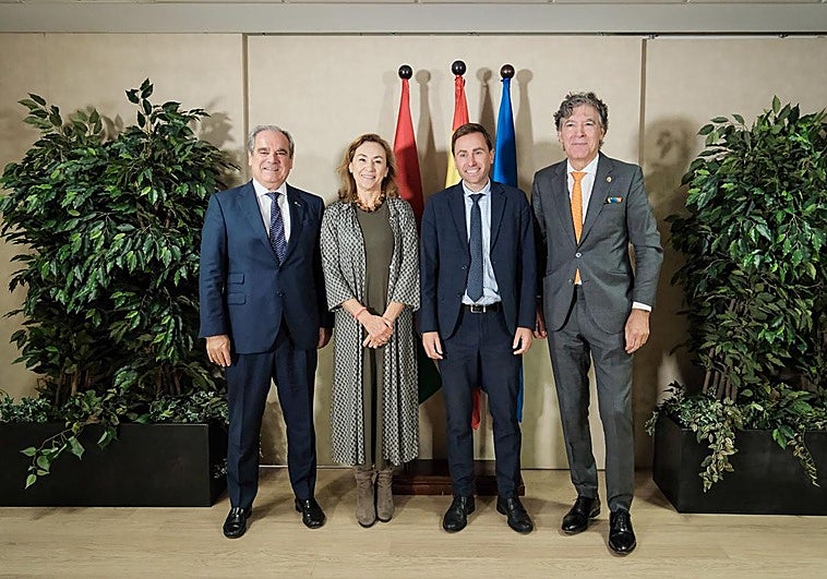 Jesús Aguilar, María Martín, Daniel Osés y Miguel Ángel García, durante su comparecencia de este lunes previa a la firma del convenio.