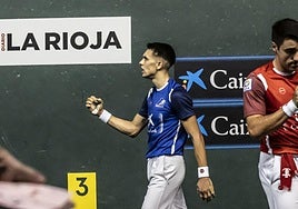 Zabala celebra un tanto cerrando el puño con fuerza.