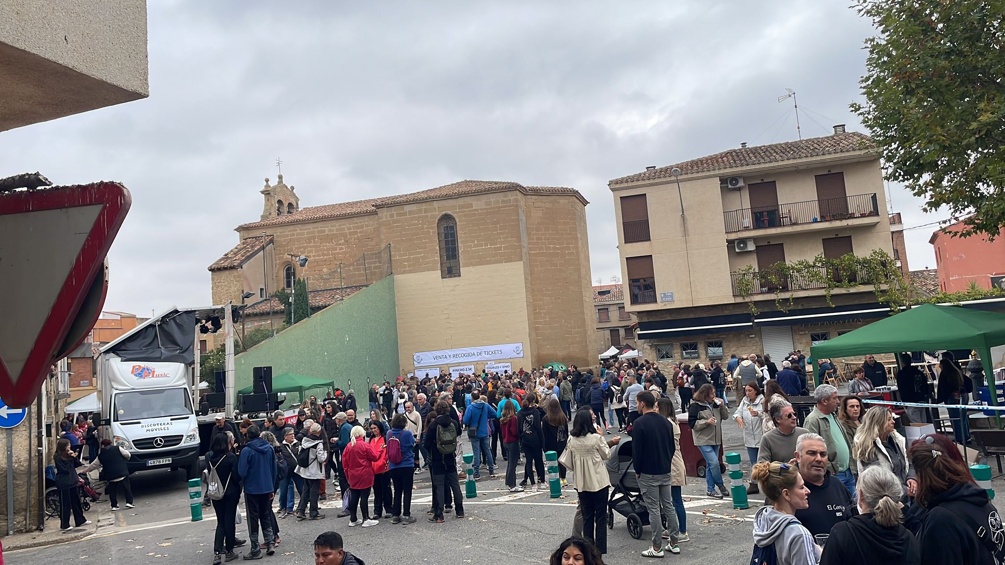 Marcha del vino y el chorizo asado de El Cortijo