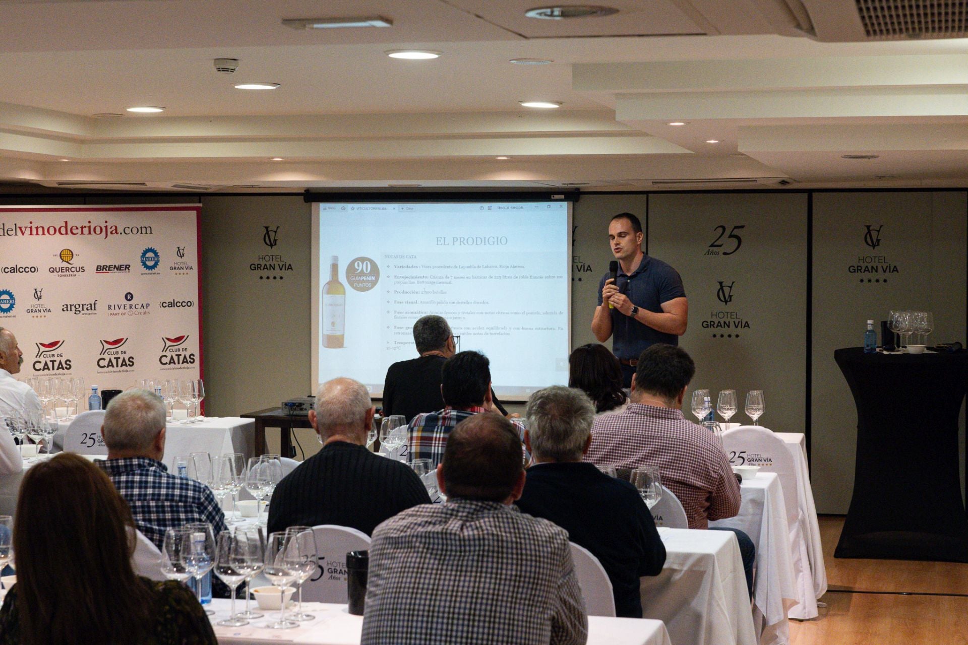 Las imágenes de la cata de Viticultores de Lapuebla