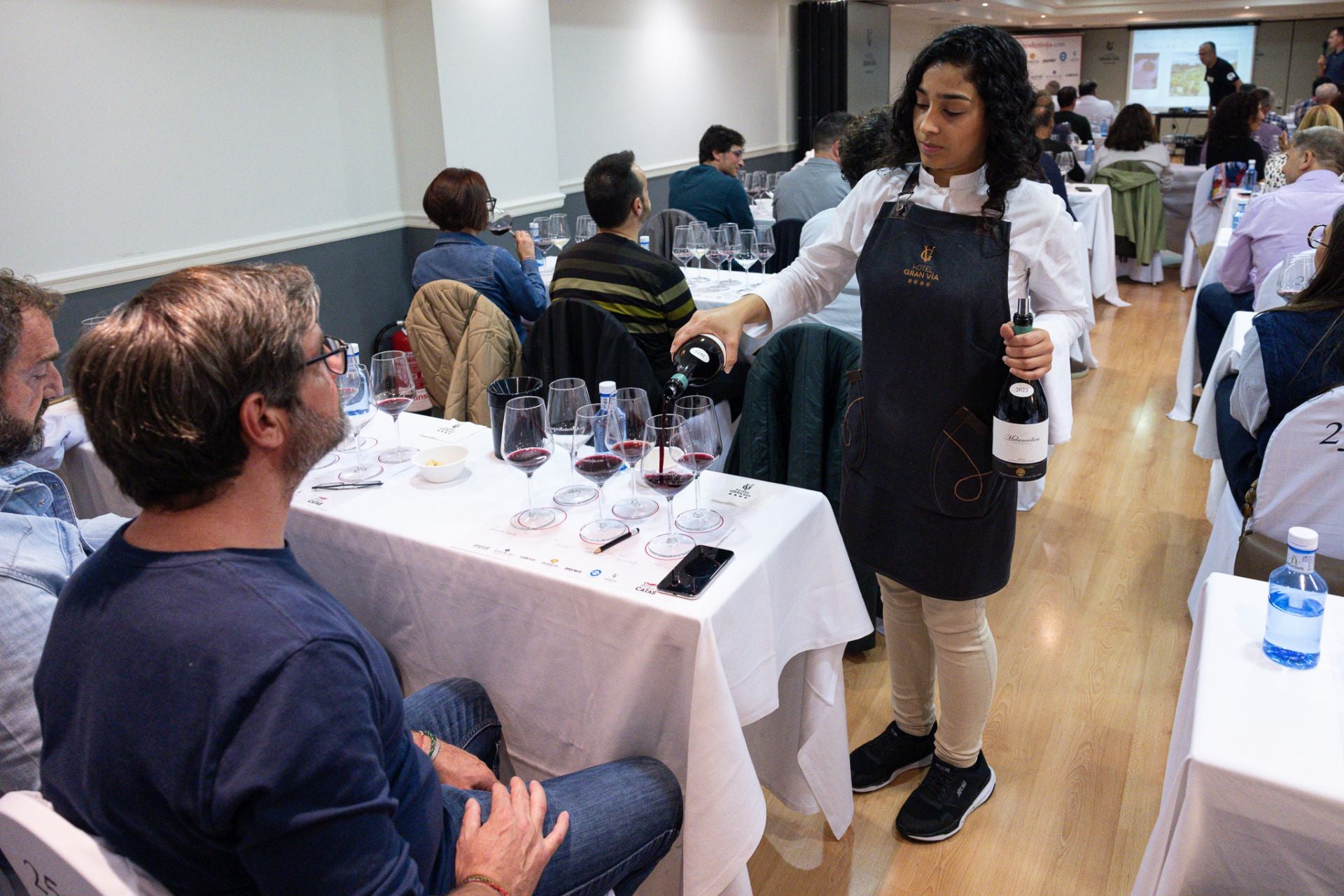 Las imágenes de la cata de Viticultores de Lapuebla