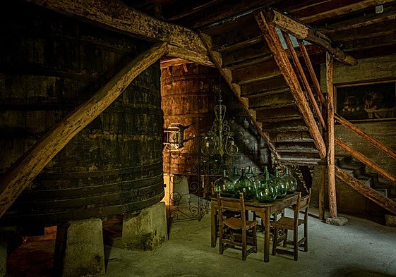 Un ricón donde se ubican algunos depósitos de madera.