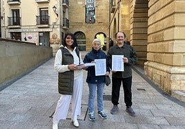 Vecinos de Haro registran en el Ayuntamiento 761 firmas contra la campaña del censo de ADN canino