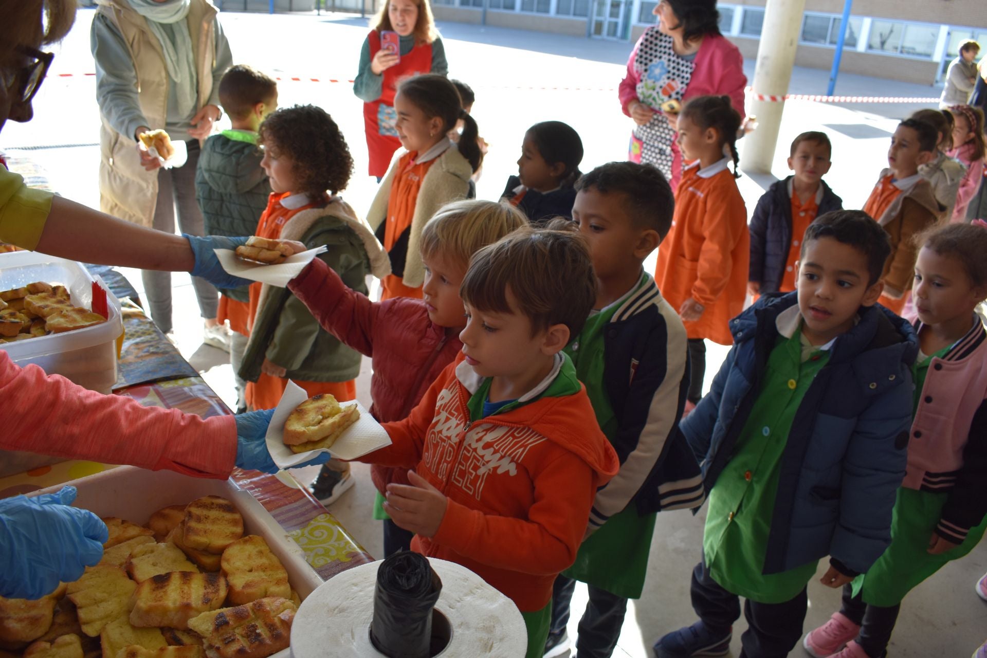 El CEO Villa de Autol reparte 3.000 &#039;pringadas&#039;