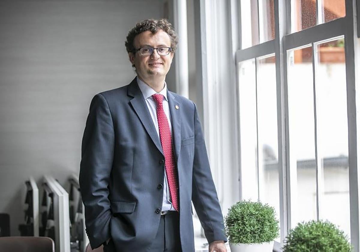 Ernesto Gómez Tarragona.