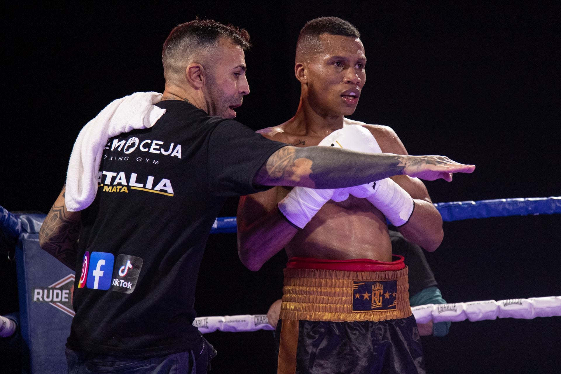 Las imágenes del combate de Gazi Kalidov