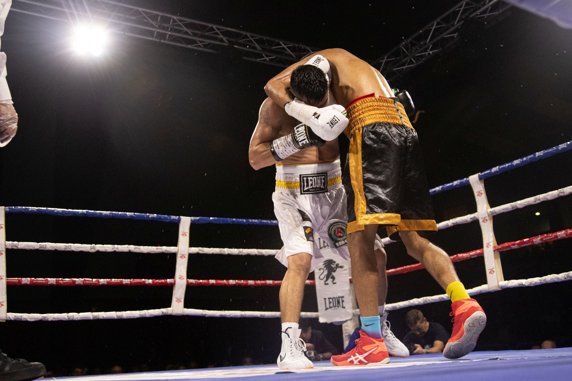 Las imágenes del combate de Gazi Kalidov