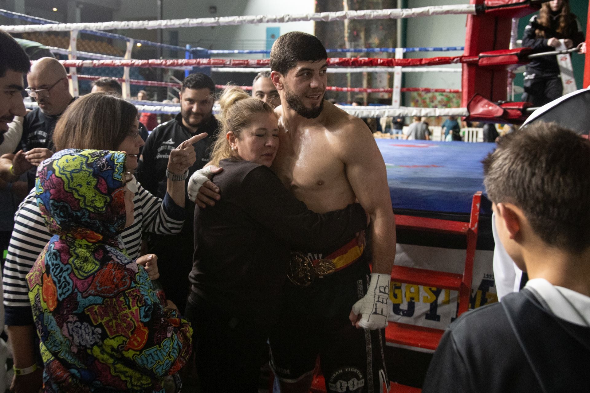 Las imágenes del combate de Gazi Kalidov