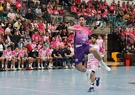 Álvaro Martínez anota uno de los seis goles marcados con el Dicorpebal.