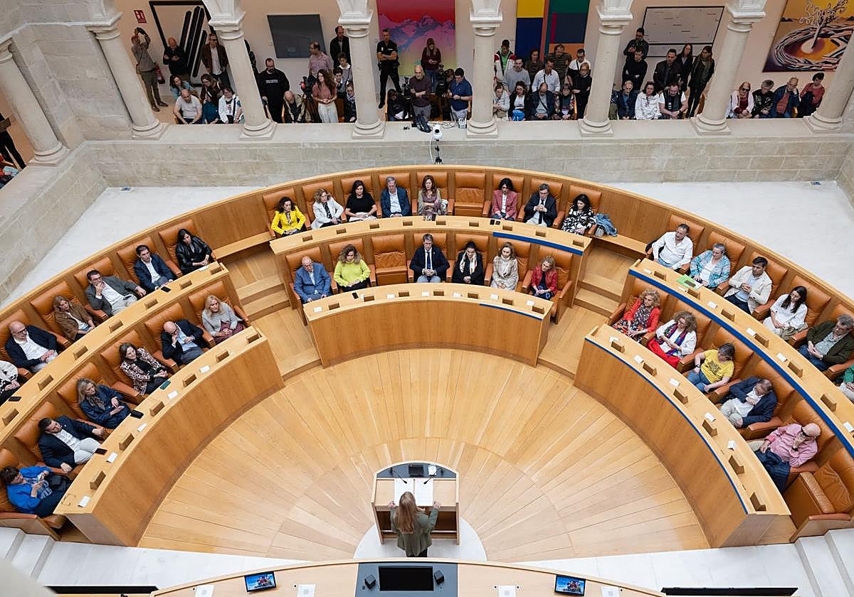 PSOE e IU presentan enmiendas a la totalidad a los presupuestos riojanos de 2026