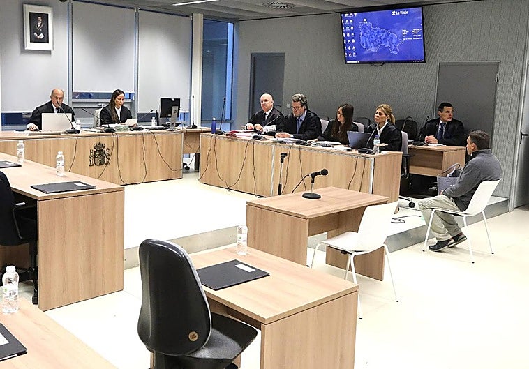 El acusado, en una de las sesiones de juicio celebradas en la Audiencia Provincial de La Rioja.