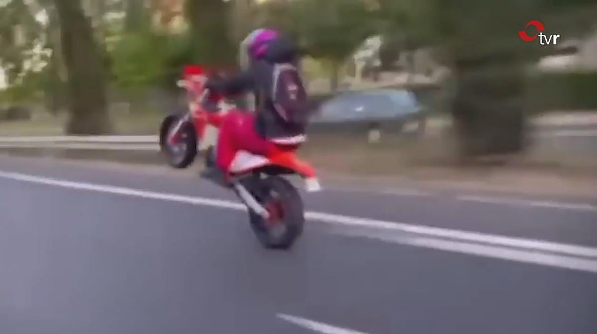 Pillado un riojano en TikTok haciendo adelantamientos peligrosos, maniobras arriesgadas y caballitos