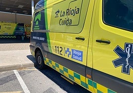 Una ambulancia en el Hospital San Pedro de Logroño.