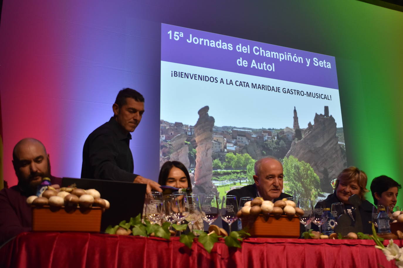 Las imágenes de la cata maridaje gastromusical en Autol