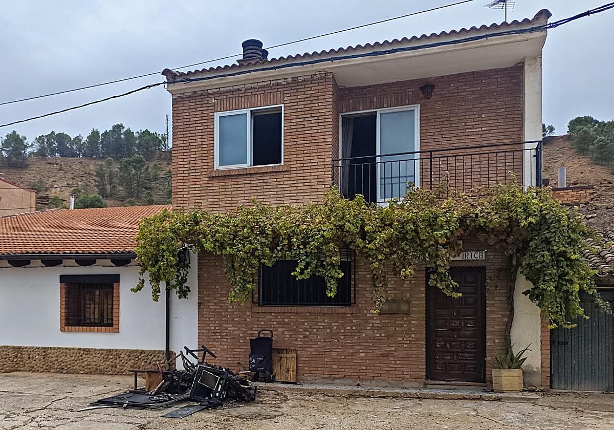 Estado en el que quedó la vivienda afectada por el fuego.