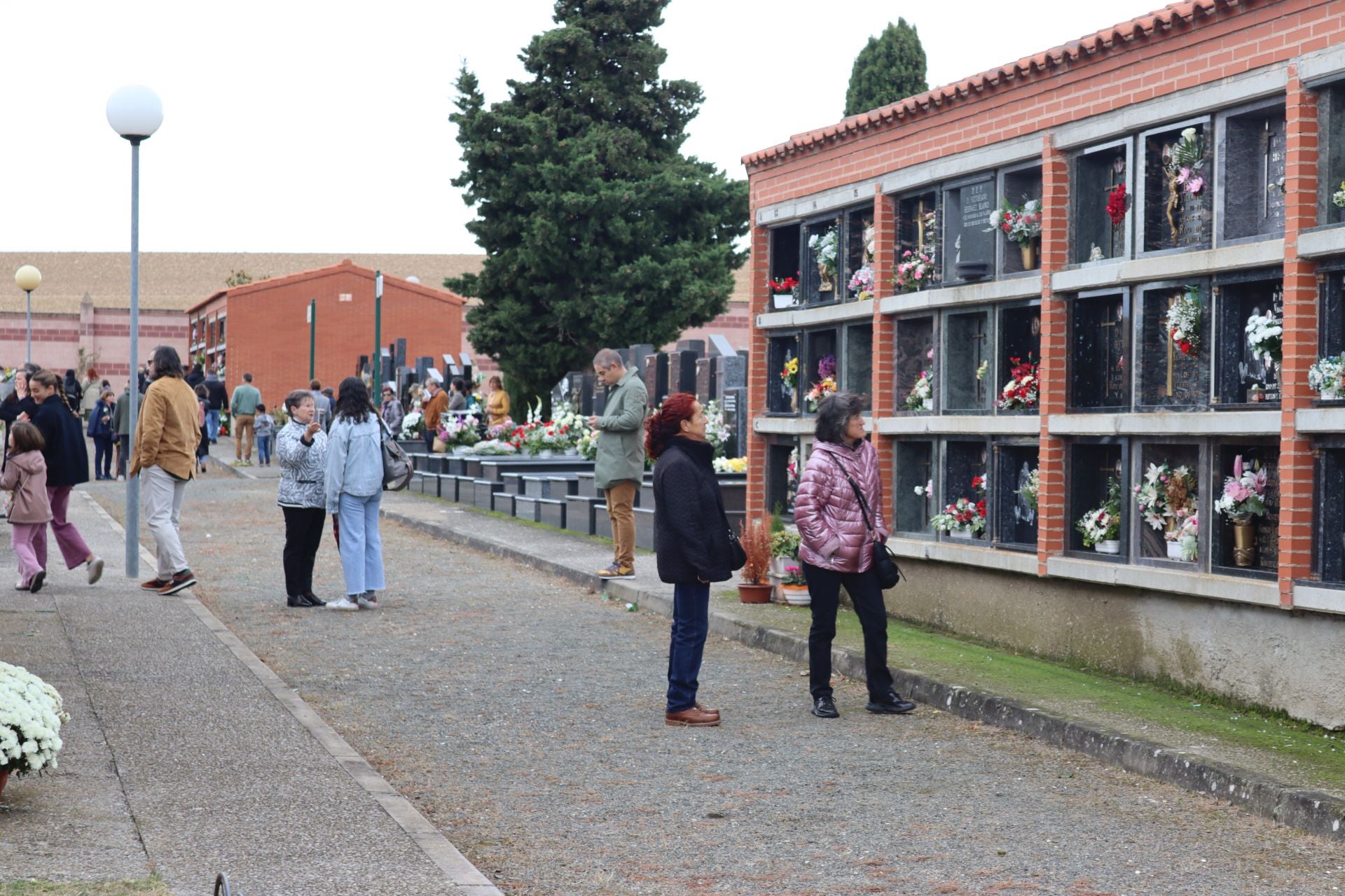 Los pueblos riojanos recuerdan a sus fallecidos