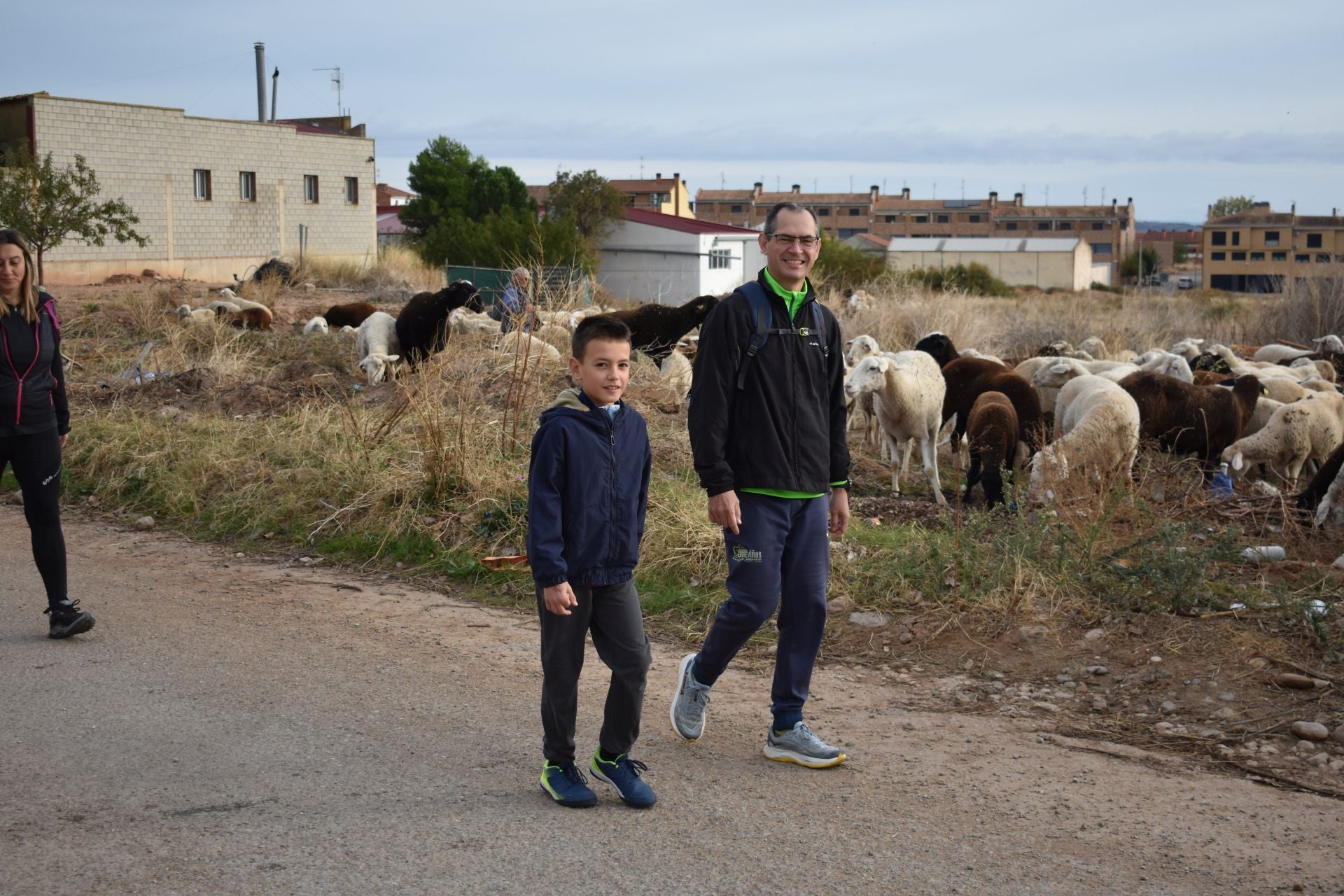 Las imágenes de la marcha contra el cáncer en Aldeanueva