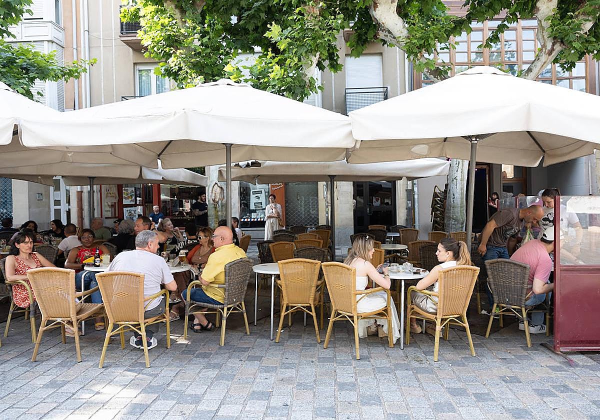 Terrazas de la calle Bretón de Logroño.