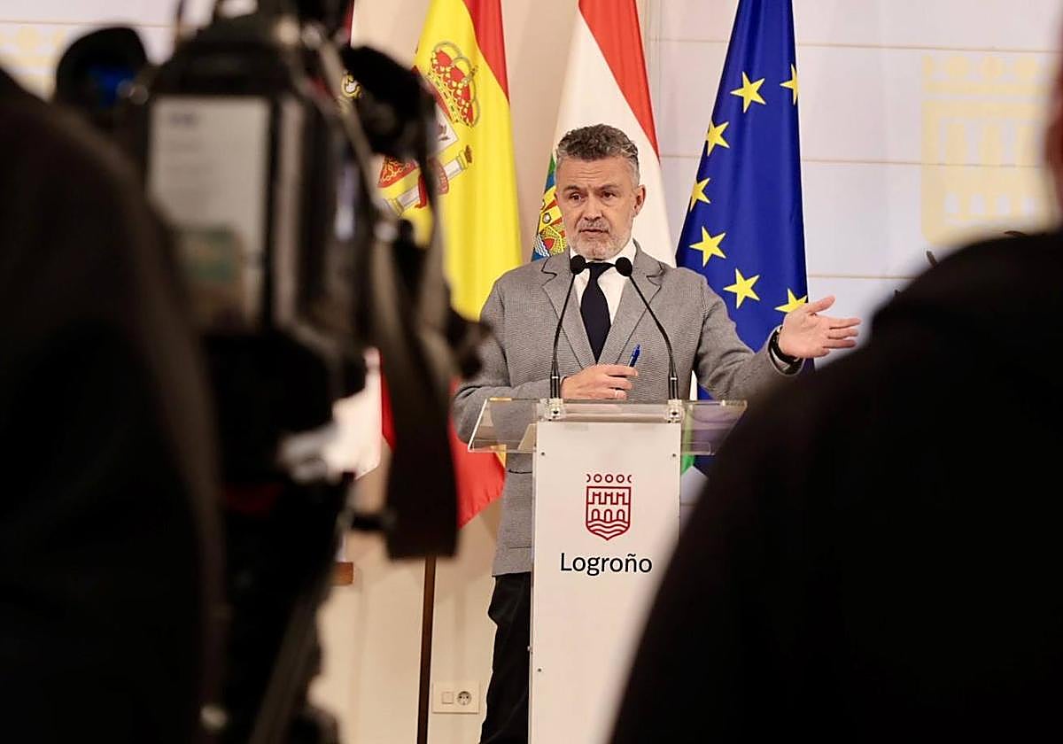 Escobar, tras las críticas por la ordenanza de terrazas: «Hay que lograr un equilibrio»