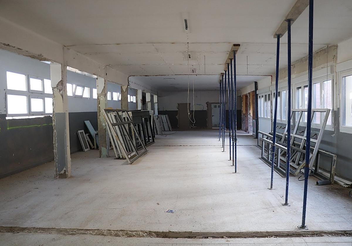La reforma del edificio dejó pendiente el espacio para la Escuela.