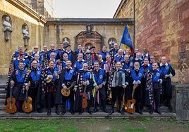 Integrantes de la Cuarentuna de Oviedo que actuará el sábado en el teatro Ideal de Calahorra.