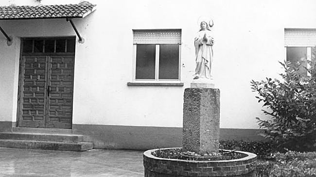 Imagen antes - El antes y el después del convento de Santa Clara en Entrena.