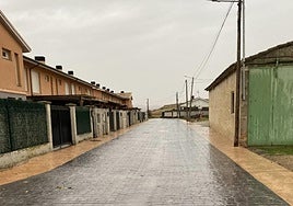 Calle Camino Vega Arriba, en Ochánduri, ya asfaltada.