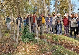 El Paseo Saludable jarrero visita la caseta del cuervo