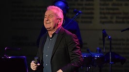 Víctor Manuel, durante una pasada gira en Logroño.