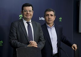 Alfonso Domínguez y Enrique Medrano, momentos antes de la presentación de los premiados.