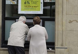 «Los bancos se han olvidado de las personas», critican los pensionistas