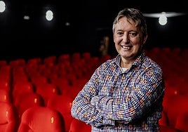 El psicólogo Alberto Rodríguez, poco antes de intervenir en la primera jornada del II Ciclo de Cine de Acogimiento Familiar de AFAAR.