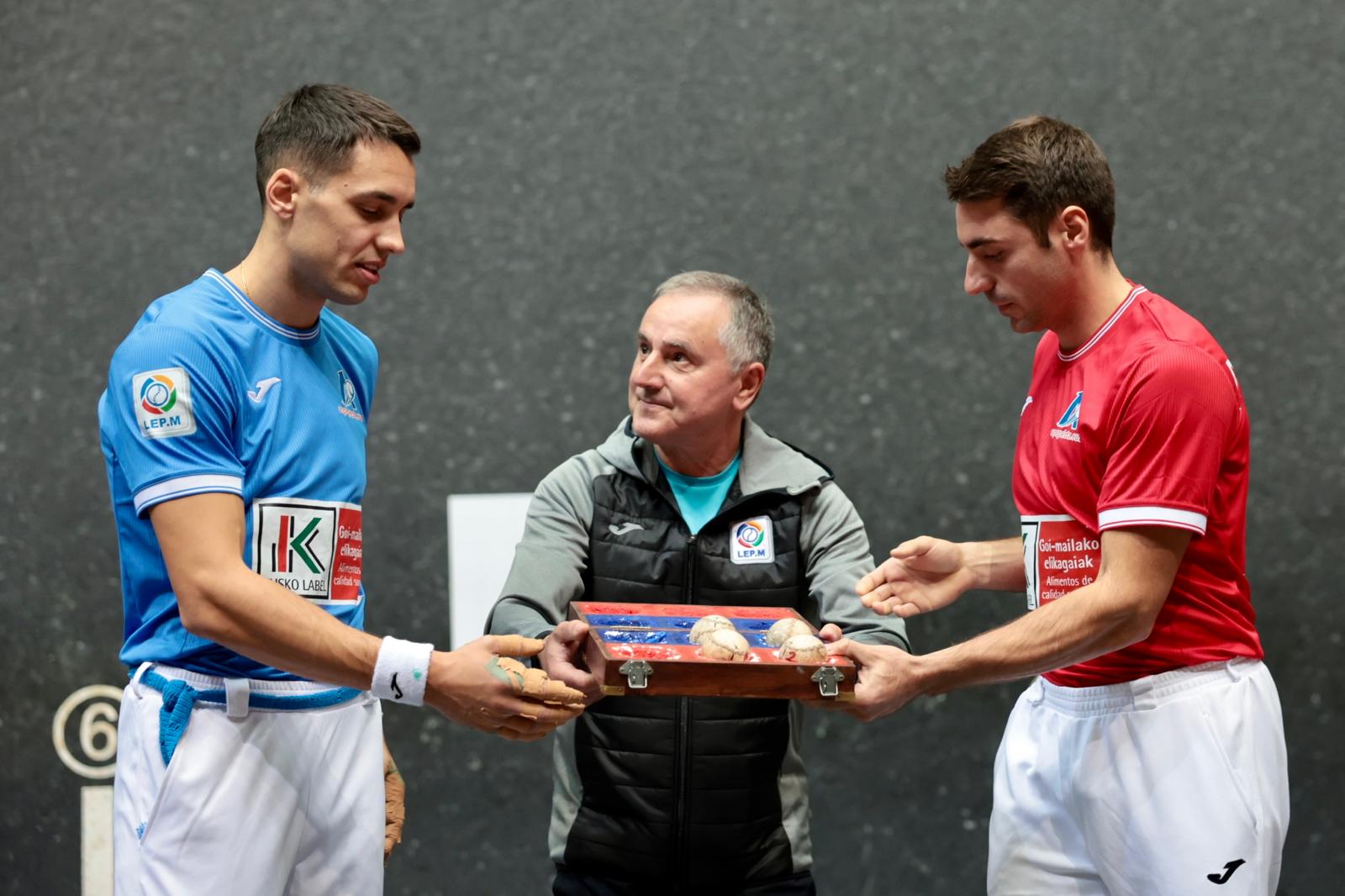 Las imágenes de la elección de material para la final del Cuatro y medio