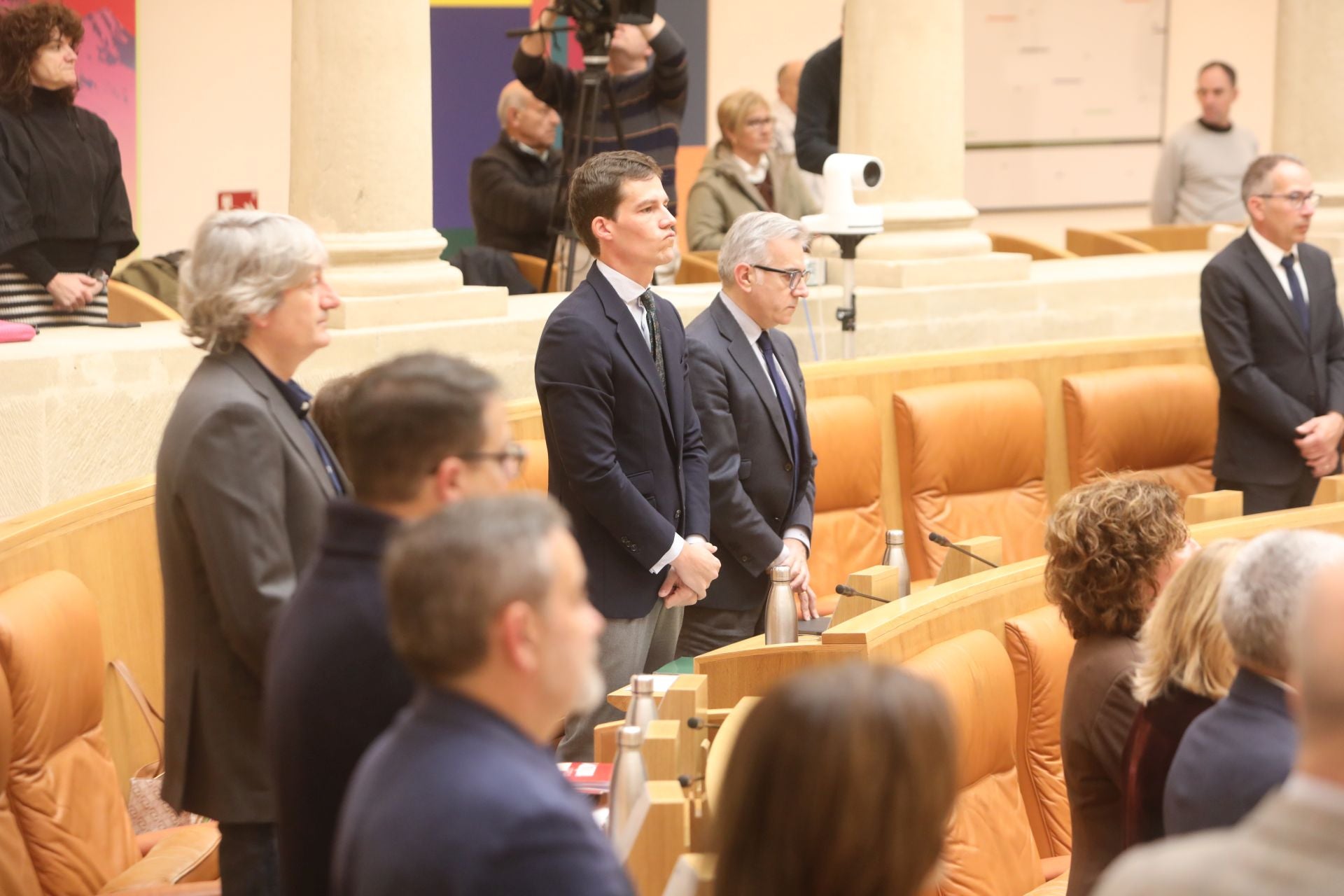 Las imágenes del pleno del Parlamento de La Rioja