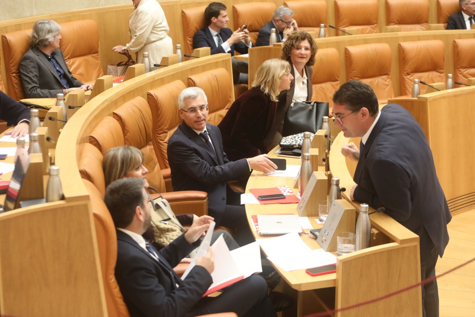 Las imágenes del pleno del Parlamento de La Rioja