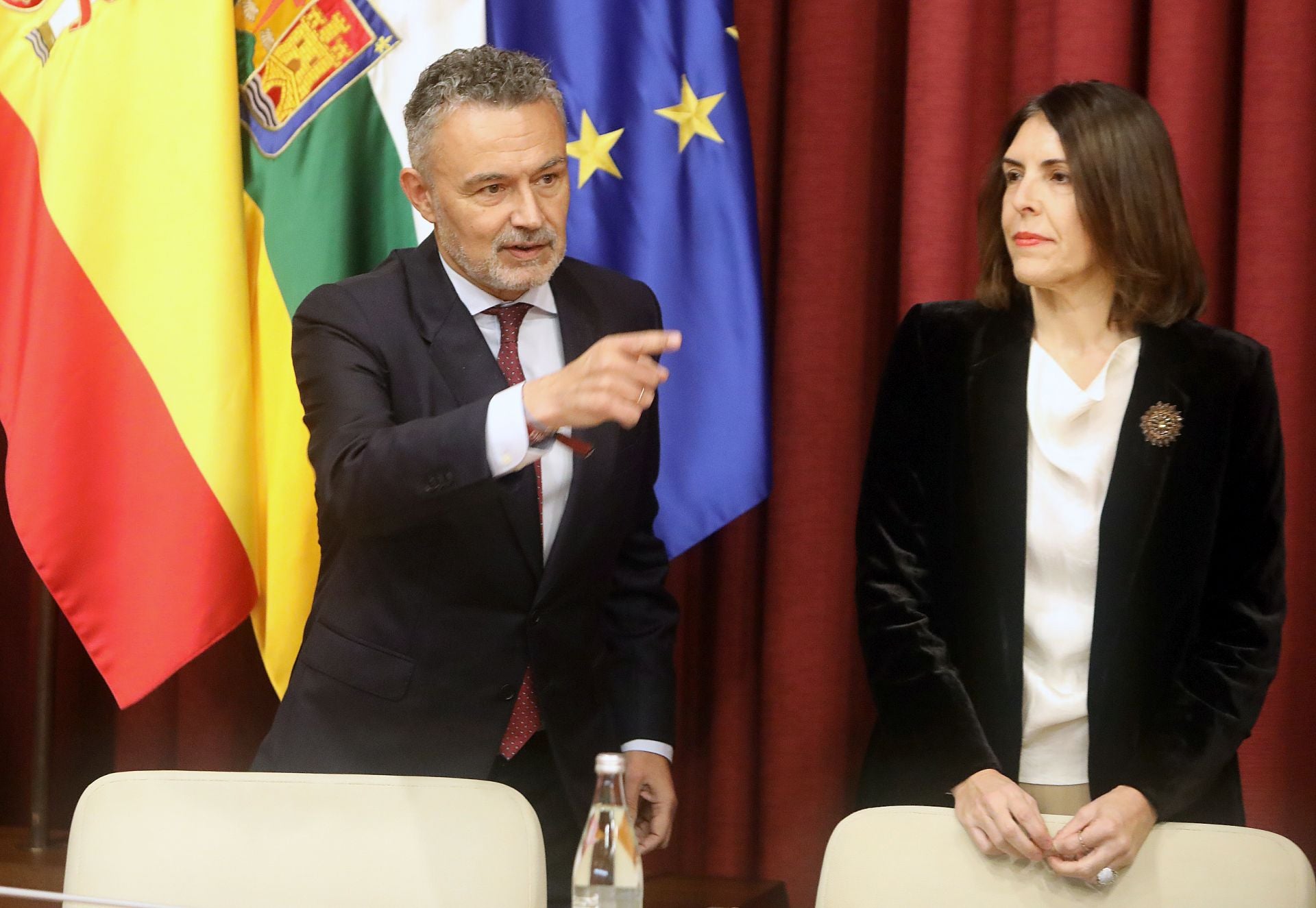 Las imágenes del pleno extraordinario del Ayuntamiento de Logroño