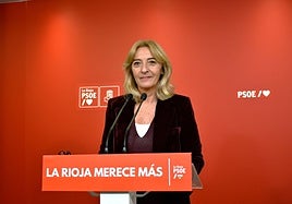María Somalo en la sala de prensa del PSOE riojano.