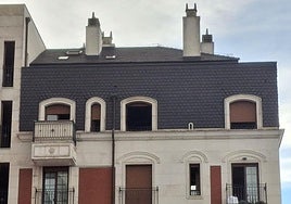 Ático del residencial Burdeos en el que se produjo el incendio.