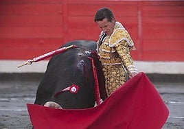 Diego Urdiales, apoderado por Israel Vicente