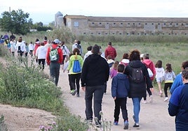 El proyecto busca fomentar el turismo de naturaleza aprovechando la red de caminos de la localidad.
