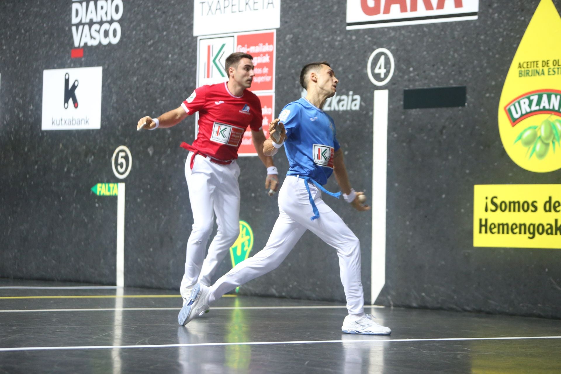 El ambiente durante la final del Cuatro y medio