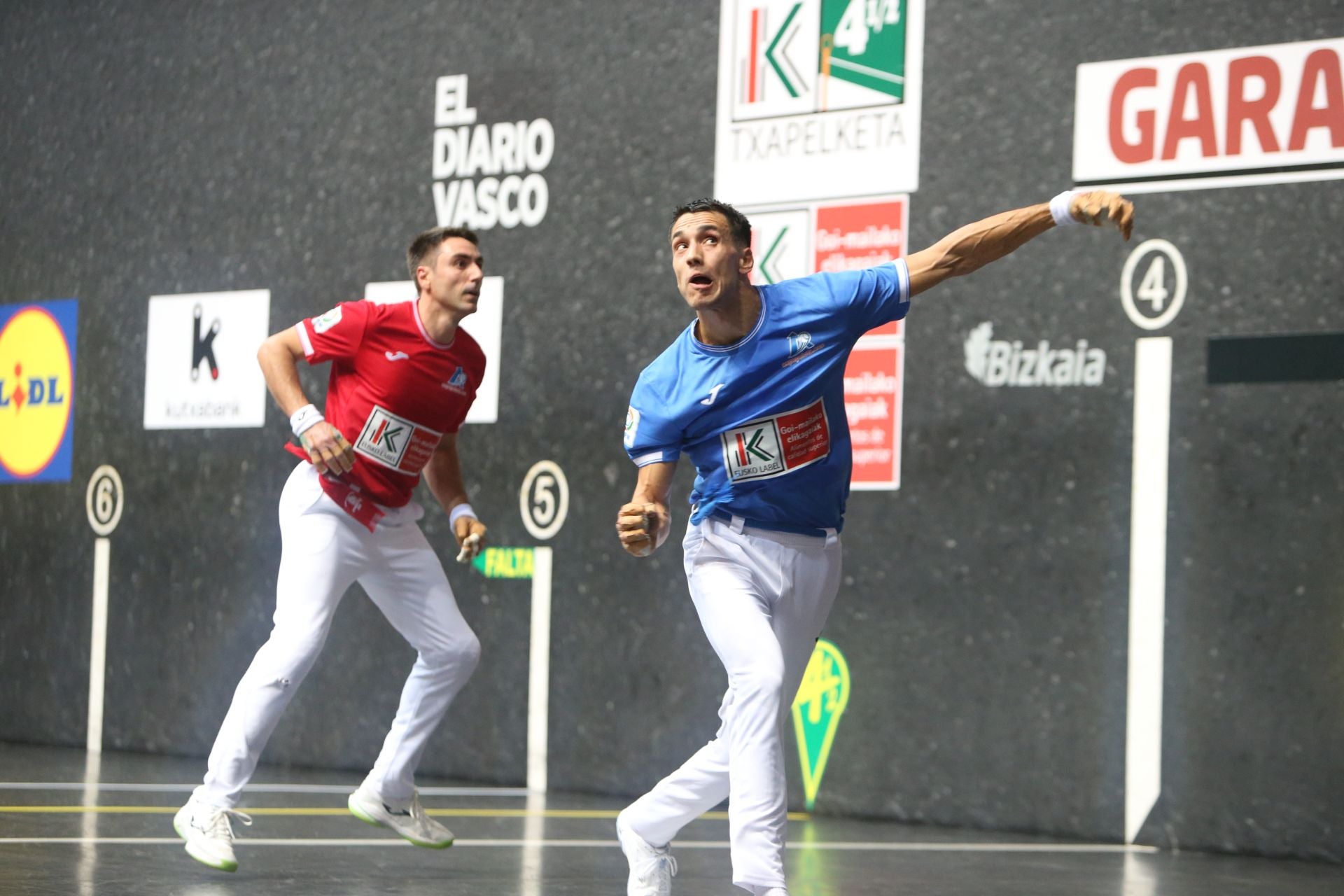 El ambiente durante la final del Cuatro y medio