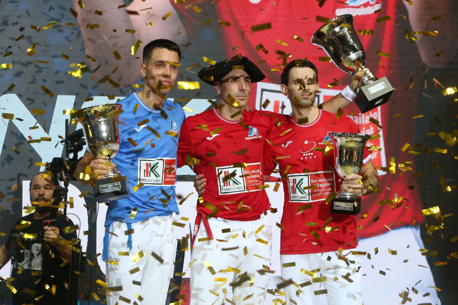 El ambiente durante la final del Cuatro y medio