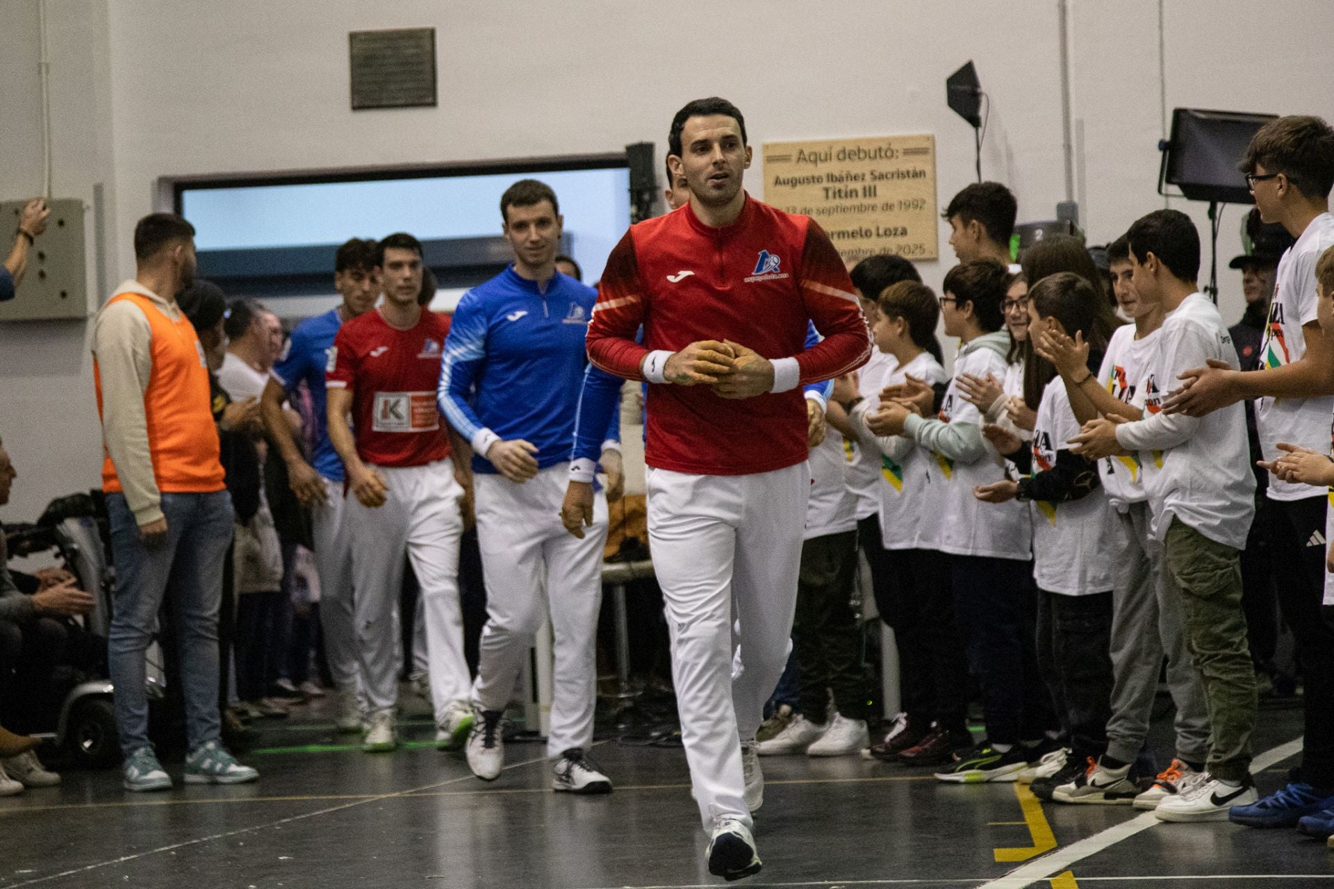 Las imágenes del debut de Carmelo Loza