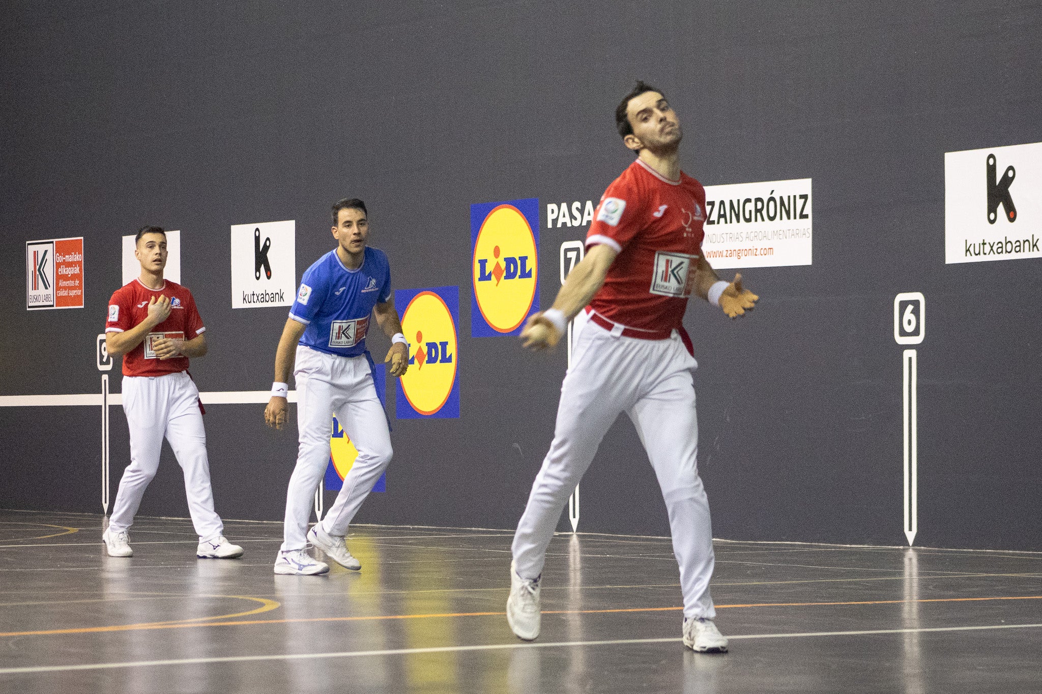 Las imágenes del debut de Carmelo Loza